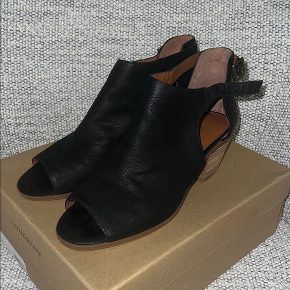 Lucky Brand Black Barimo Bootie.  Black Peep-Toe Heeled Bootie Size 9 - Picture 5 of 10